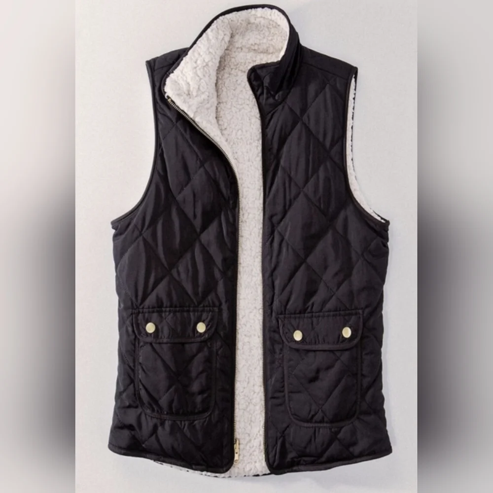 🥳HP🥳 1 Left! Incredibly Soft Perfect Reversible Sherpa Lined Puffer Vest - Picture 3 of 8